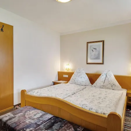 In F Genberg Near The Area Apartment *